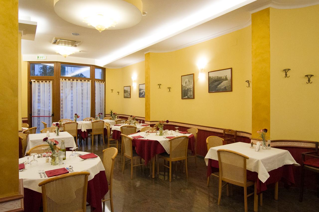 Pensione Al Pescatore Termoli Exterior foto